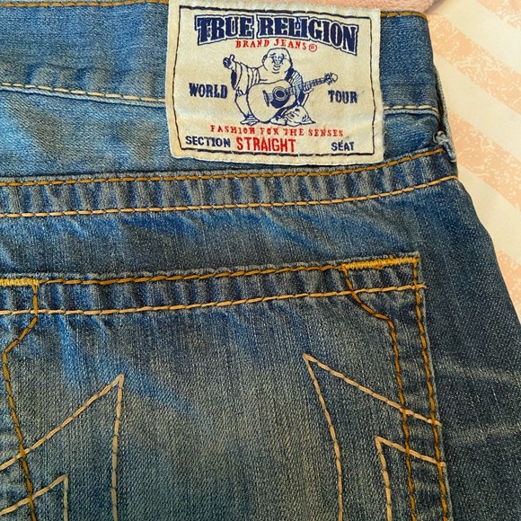 True Religion shorts - Picture 2 of 5